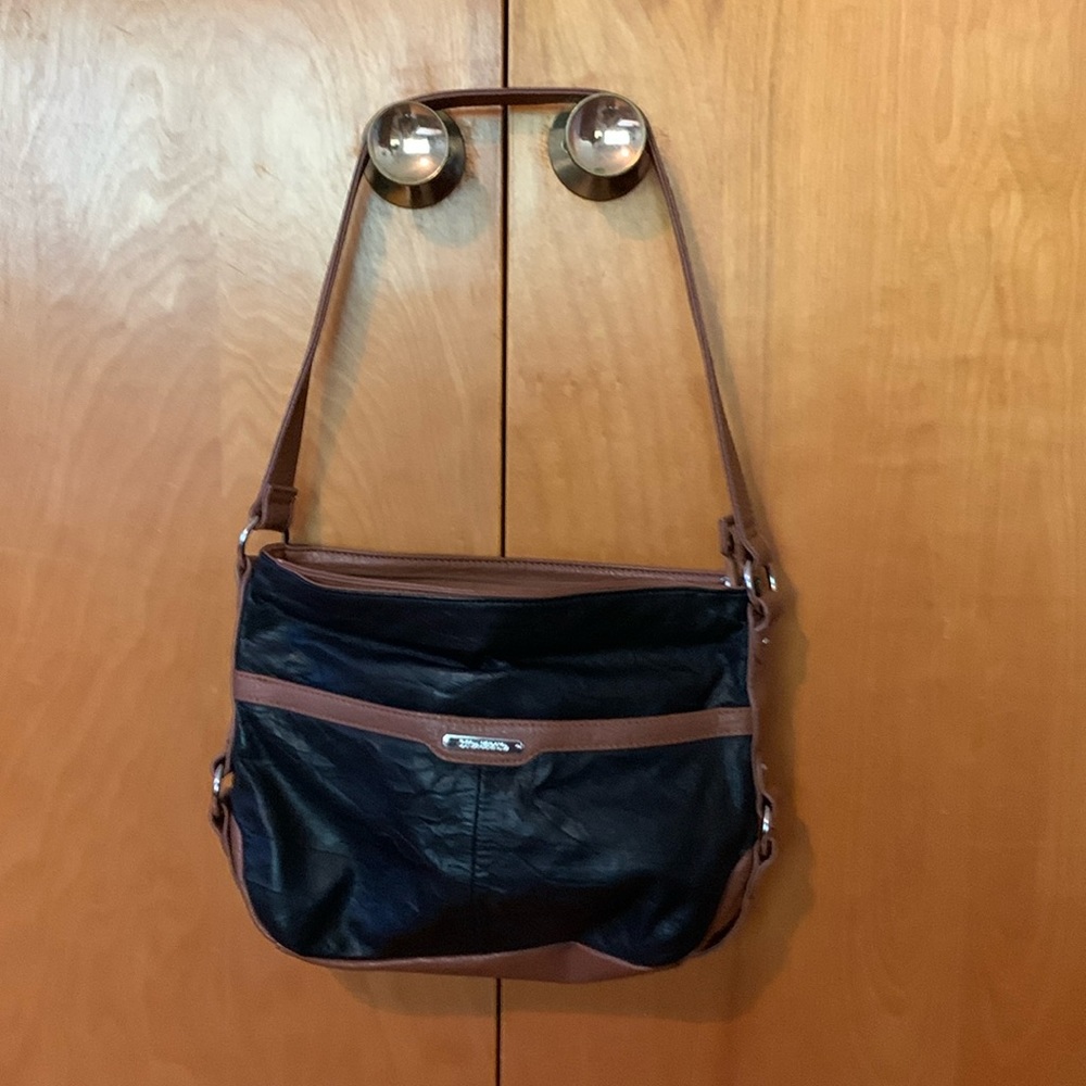 Stone and Co black leather shoulder bag purse lots of pockets! VGUC